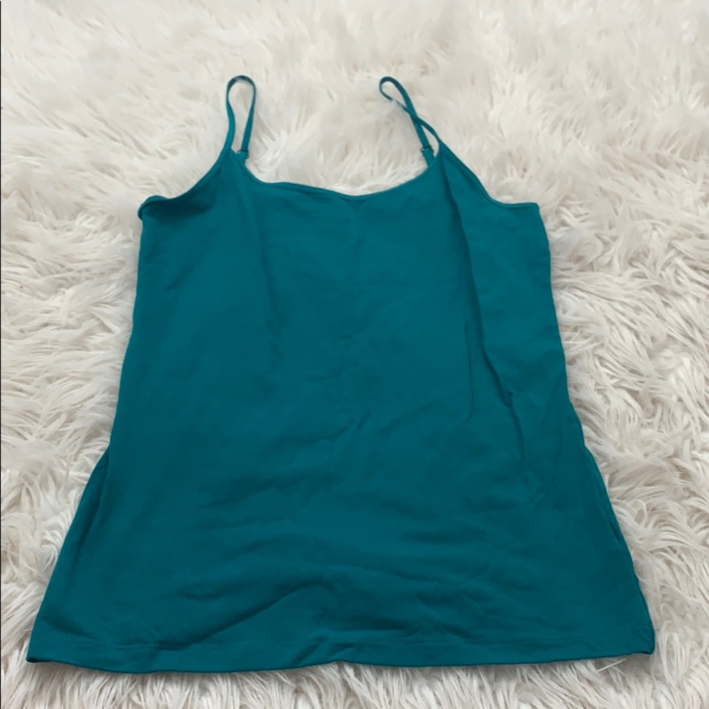 teal tank top